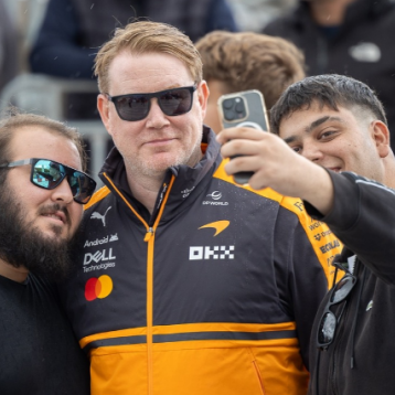selfie-fans-mclaren
