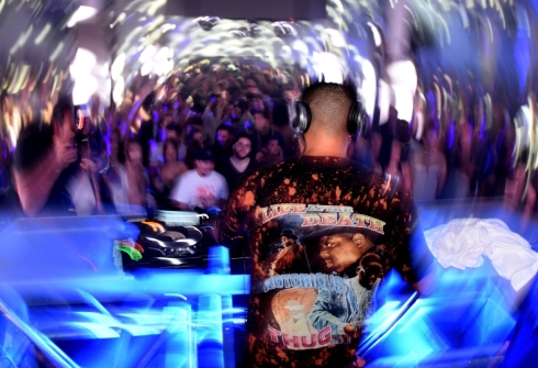 armandvanhelden-zamna-primer-festival