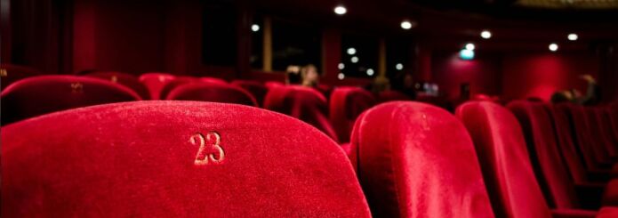 theatre-red-colour5