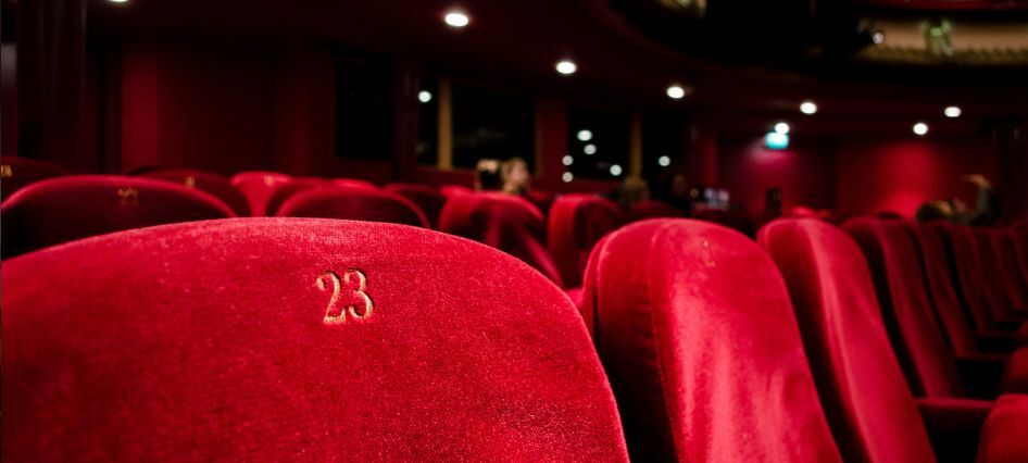 theatre-red-colour5