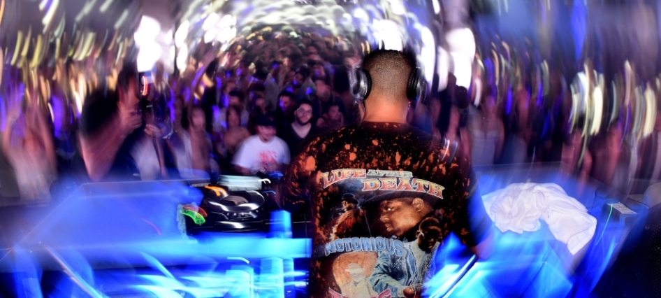 armandvanhelden-zamna-primer-festival